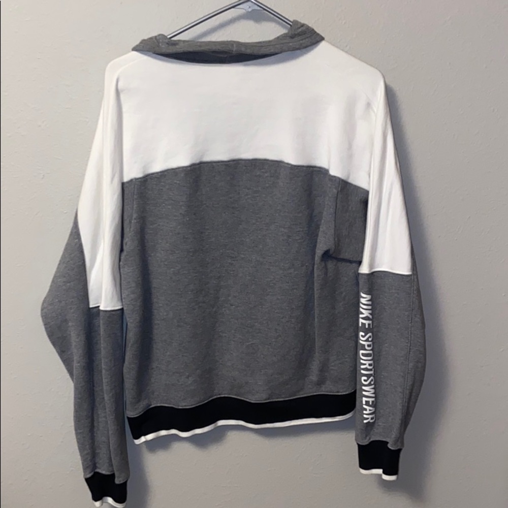 Nike Pull Over - image 5